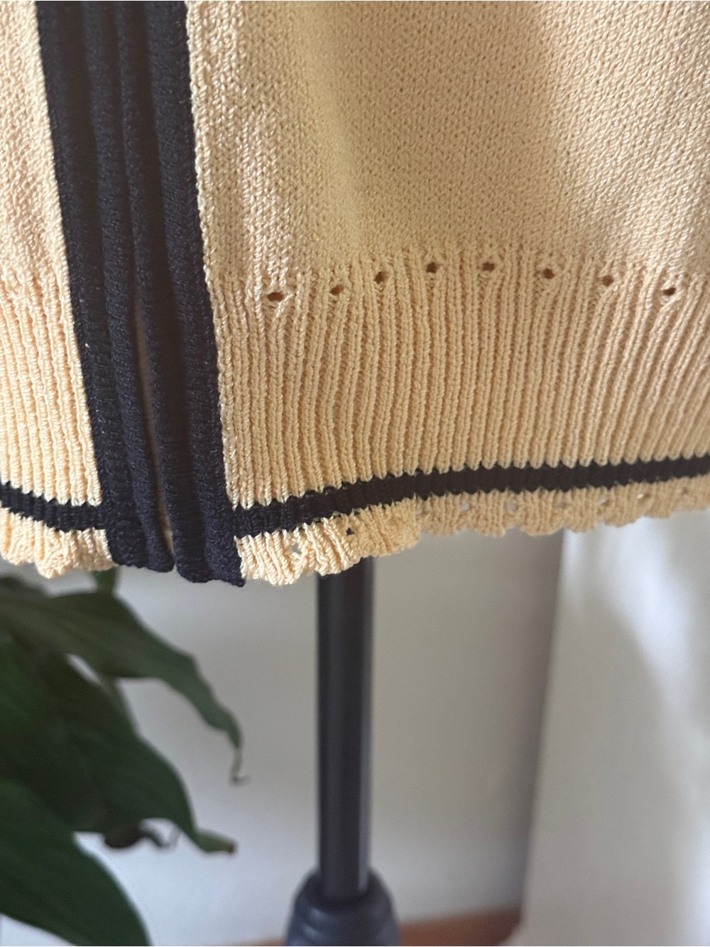 St. John Cream and Black Zip-Front Knit Jacket - Picture 7 of 12